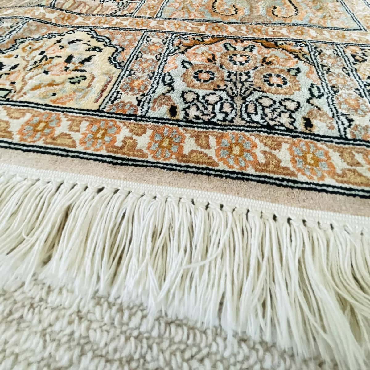 Professional rug cleaning Woking, St Johns, Horsell, Knaphill, Bisley, West End, Chobham, Brookwood, Pirbright, Lightwater & Send